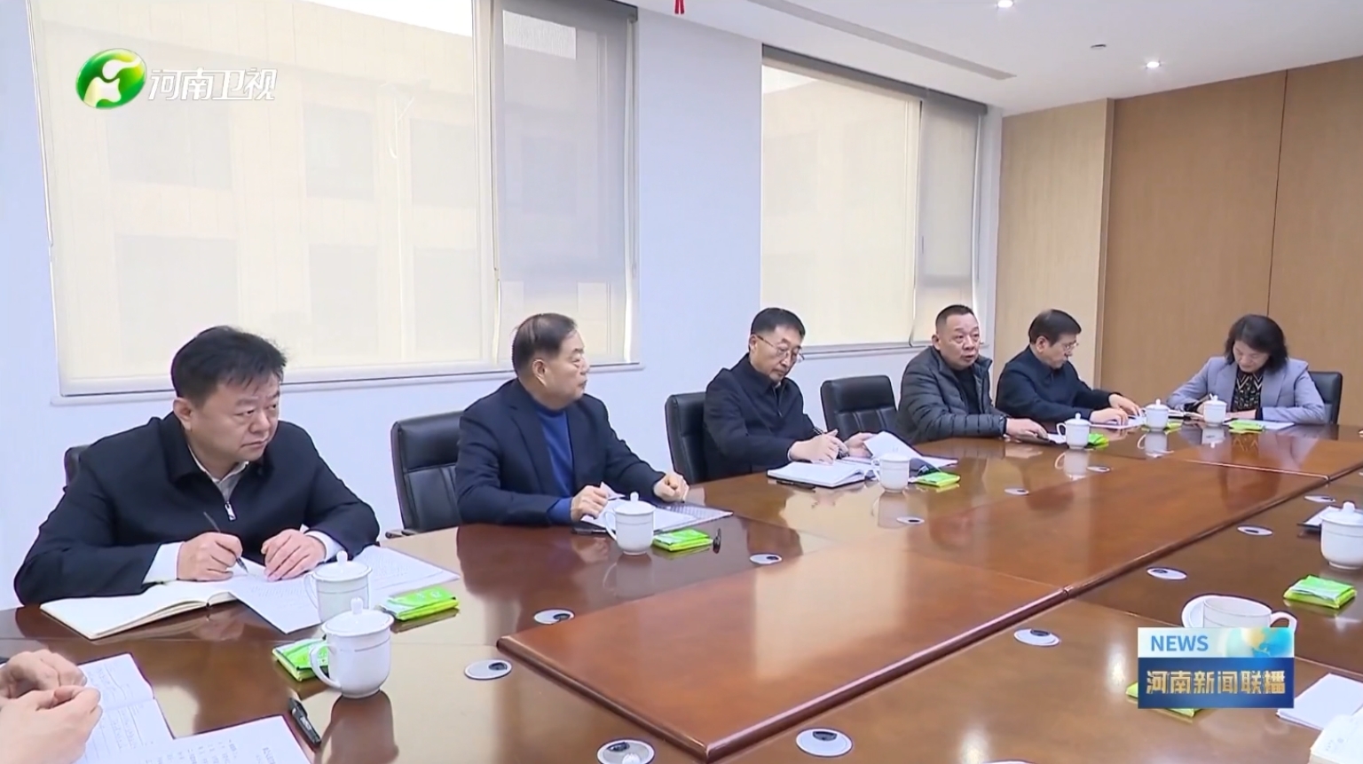河南卫视新闻联播报道宝威（中国）一站式服务平台集团党委书记、创始人楚金甫参加省委书记刘宁在许昌召开的民营企业座谈会
